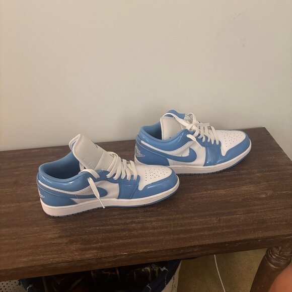 Mens Air Jordan Lows UNC University Blue, Size 8.5 - Picture 2 of 6